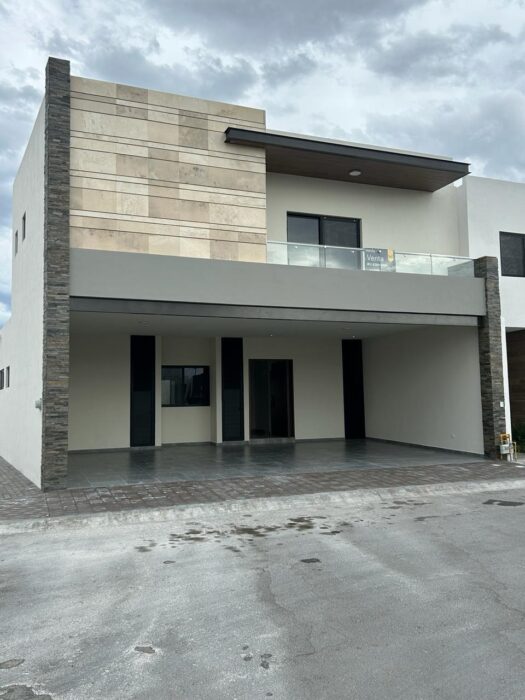 Casa en Privanzas del Roble Imagen de la galería