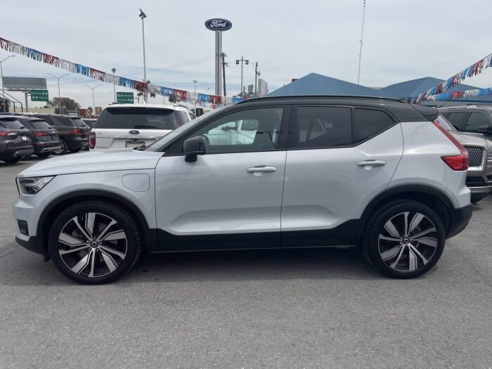Volvo XC40 2022,