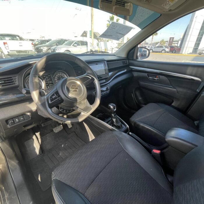 SUZUKI ERTIGA XL7 GLX 2022 Imagen de la galería