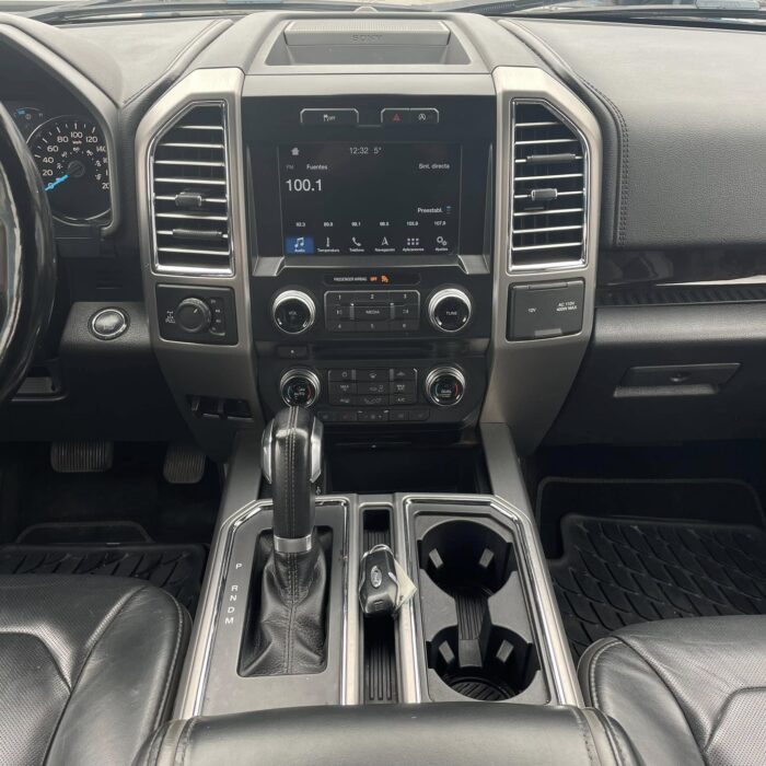 FORD LOBO PLATINUM 2017 Imagen de la galería