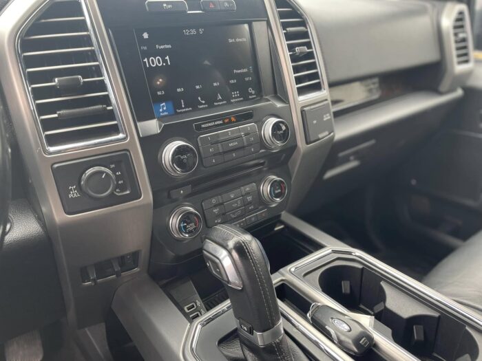 FORD LOBO PLATINUM 2017 Imagen de la galería