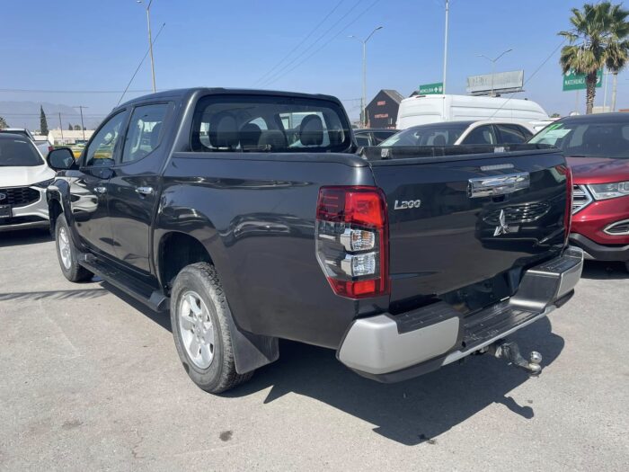 MITSUBISHI L200 GLX DOB CAB 4X2 2023 Imagen de la galería