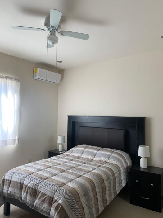 Casa de dos plantas ubicada en RESIDENCIAL PRIVADO. Imagen de la galería