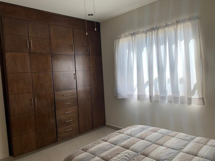 Casa de dos plantas ubicada en RESIDENCIAL PRIVADO. Imagen de la galería