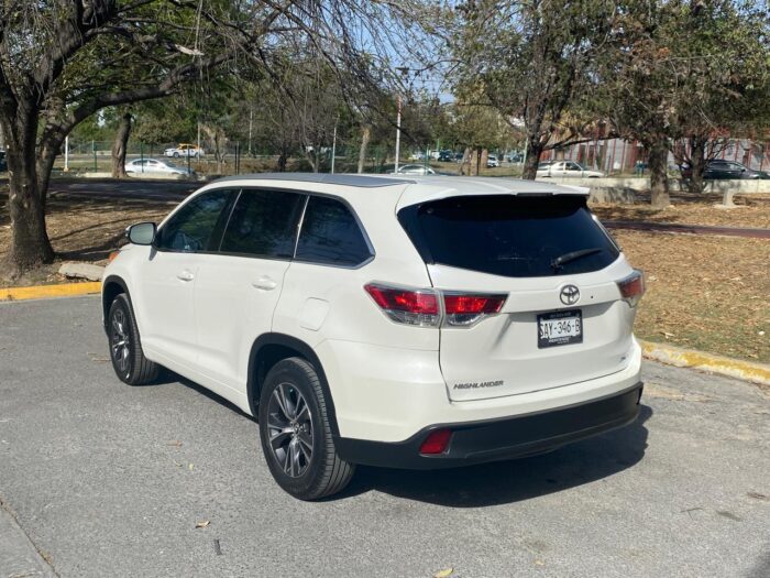 Tu nueva camioneta te esta esperando Imagen de la galería