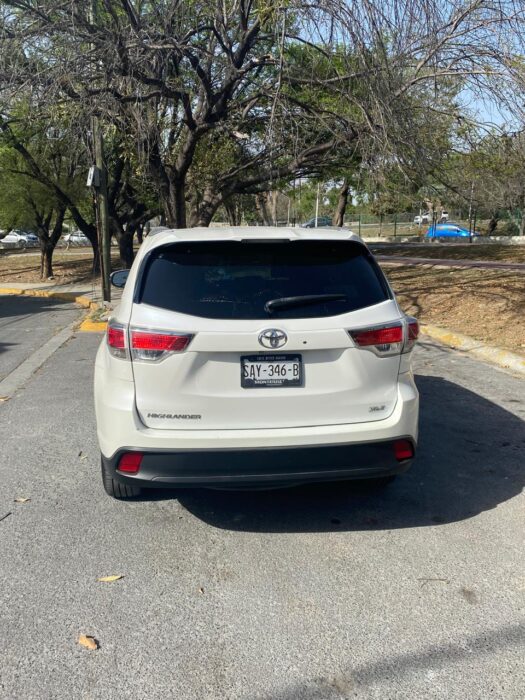 Tu nueva camioneta te esta esperando Imagen de la galería