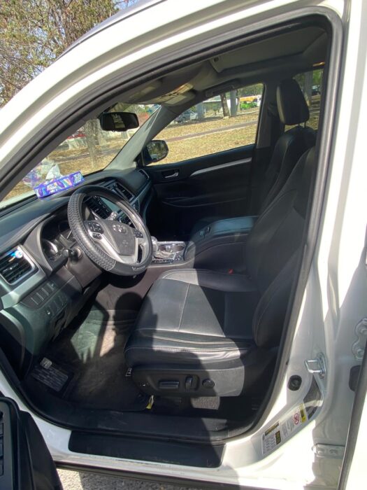 Tu nueva camioneta te esta esperando Imagen de la galería
