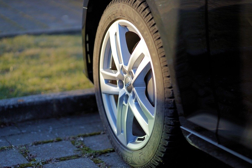 🚗 Cómo ahorrar en el mantenimiento de tu auto sin descuidar su rendimiento